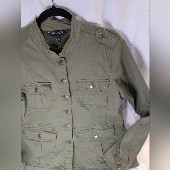 Baccini Army Green jacket, lightweight, size LARGE 4 front pockets. Button up - Picture 14 of 14